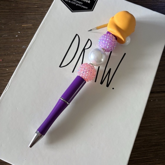 Disney Doorables: Tangled: Repunzel winter handmade beaded pen - Picture 3 of 3